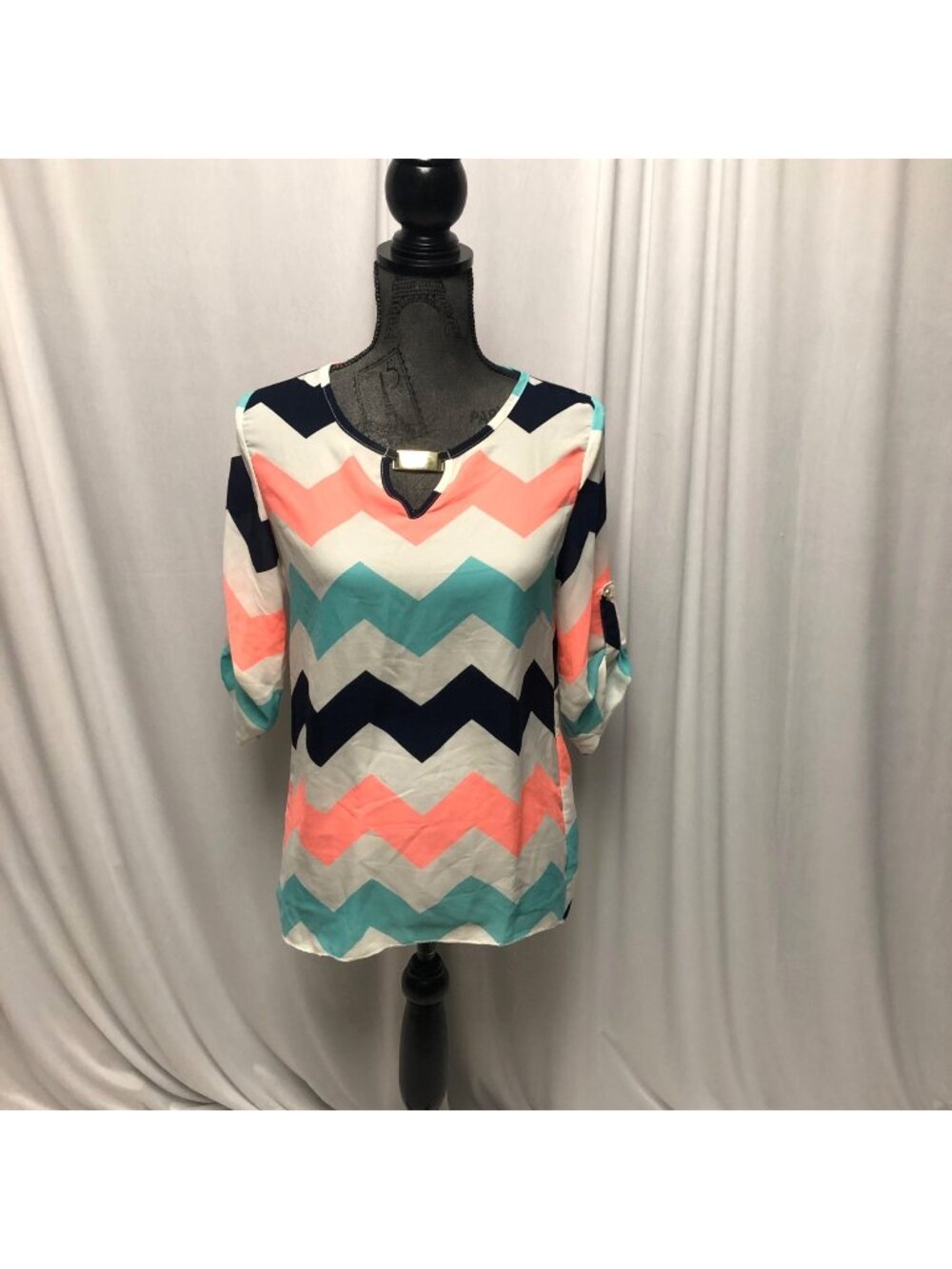 Rue 21 Top Womens Size Small Multicolor Zig Zag Gold Metal Accent Tunic Blouse